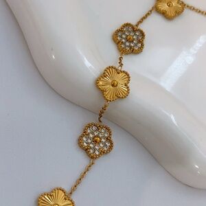Gold Floral and Zircon Bracelet